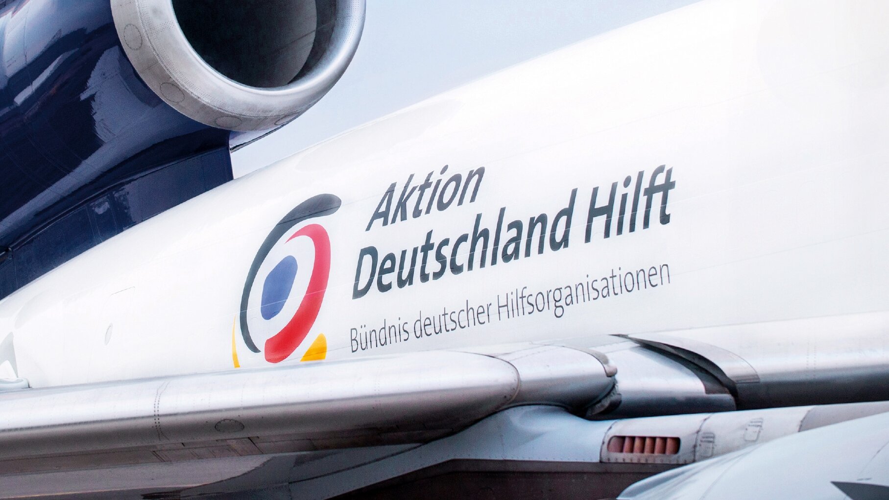 Leitwerk und Rumpfteil einer MD11F der Lufthansa Cargo mit dem Logo der "Aktion Deutschland Hilft" Leitwerk und Rumpfteil einer MD11F der Lufthansa Cargo mit dem Logo der "Aktion Deutschland Hilft"