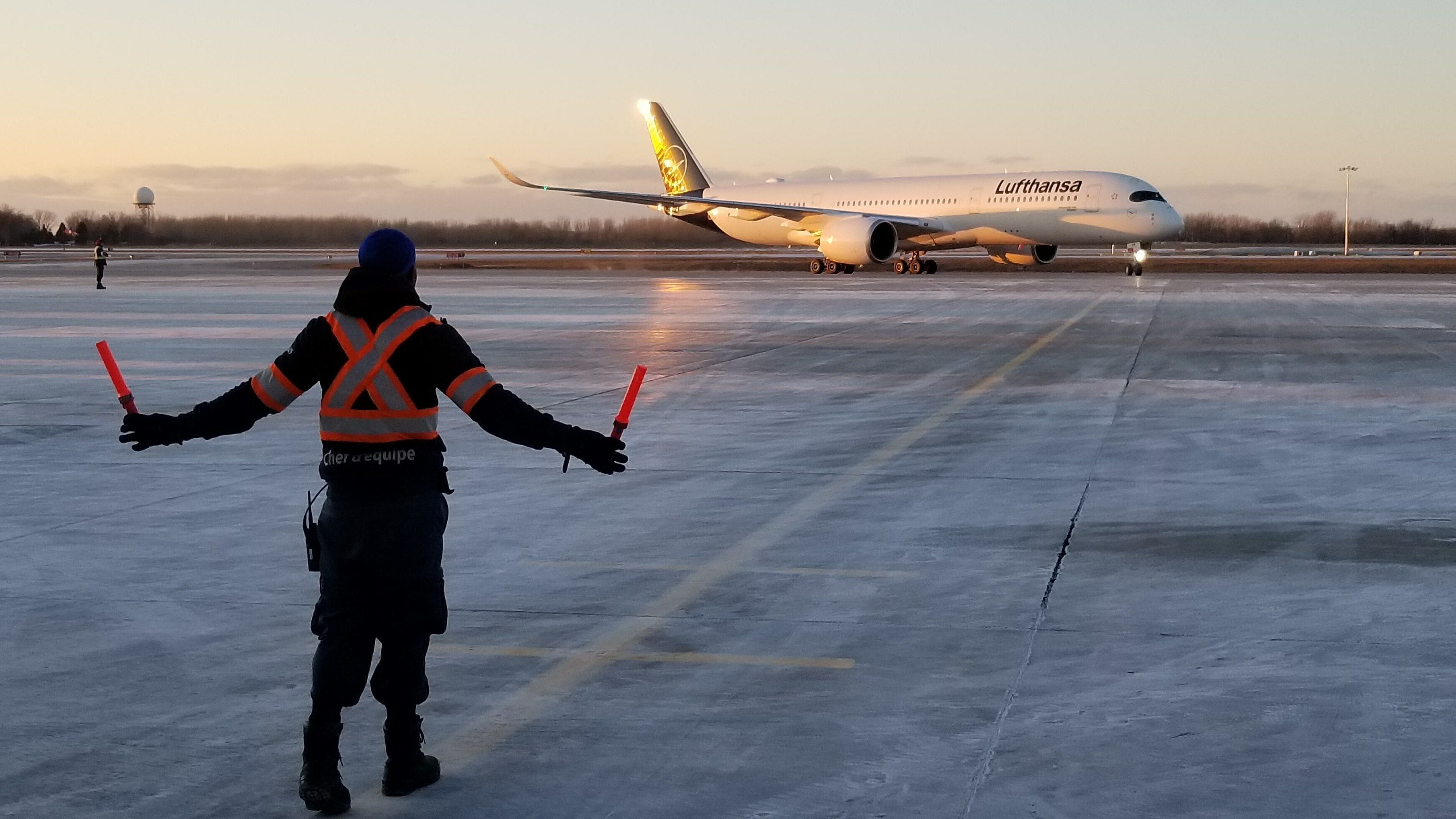 Lufthansa S Airbus A350 900 Flagship Aircraft Now Flying To Montreal Pierre Elliott Trudeau International Airport For The First Time Lufthansa Group