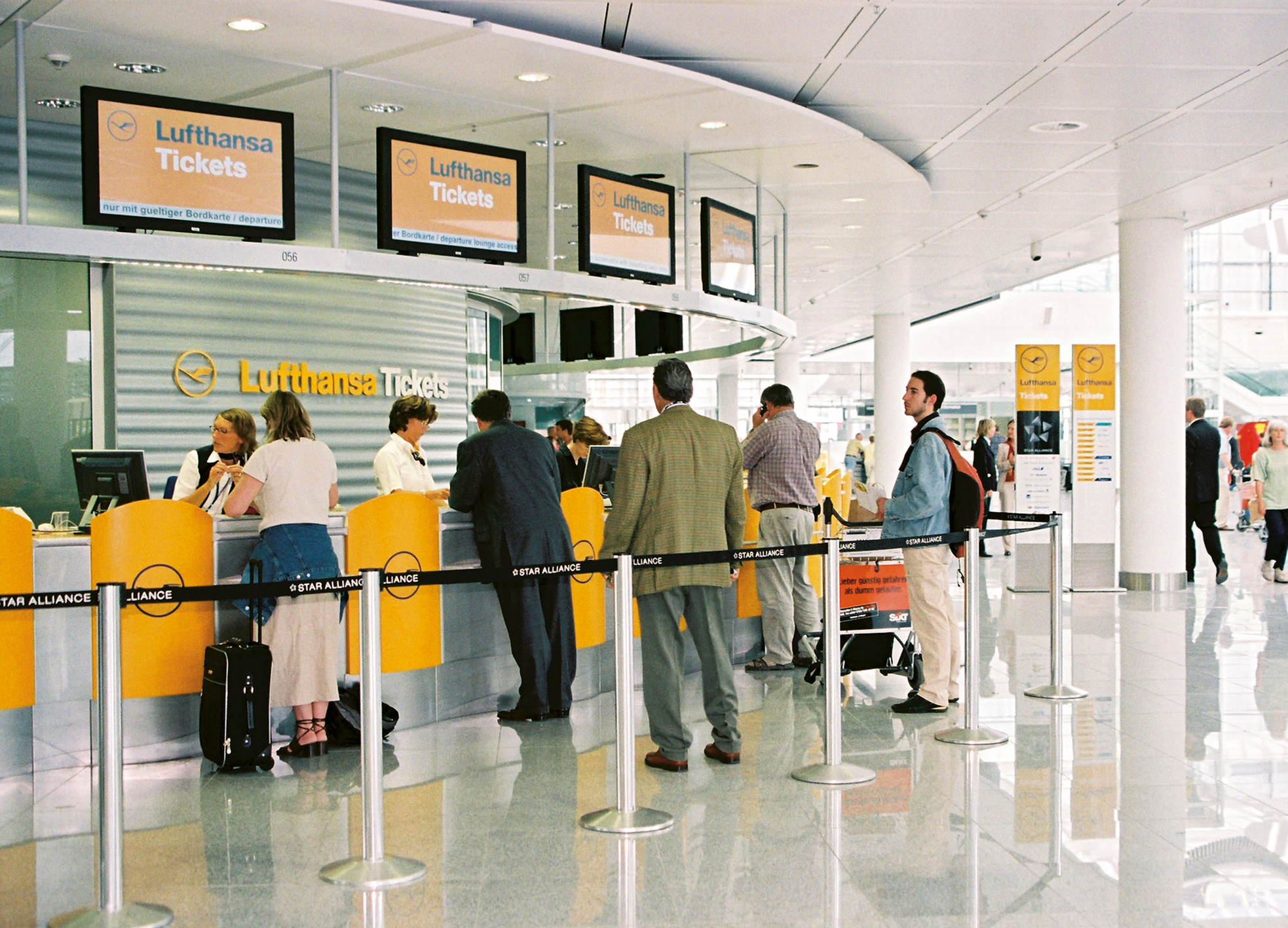 Lufthansa-Schalter in München, dem modernsten Großflughafen in Europa.