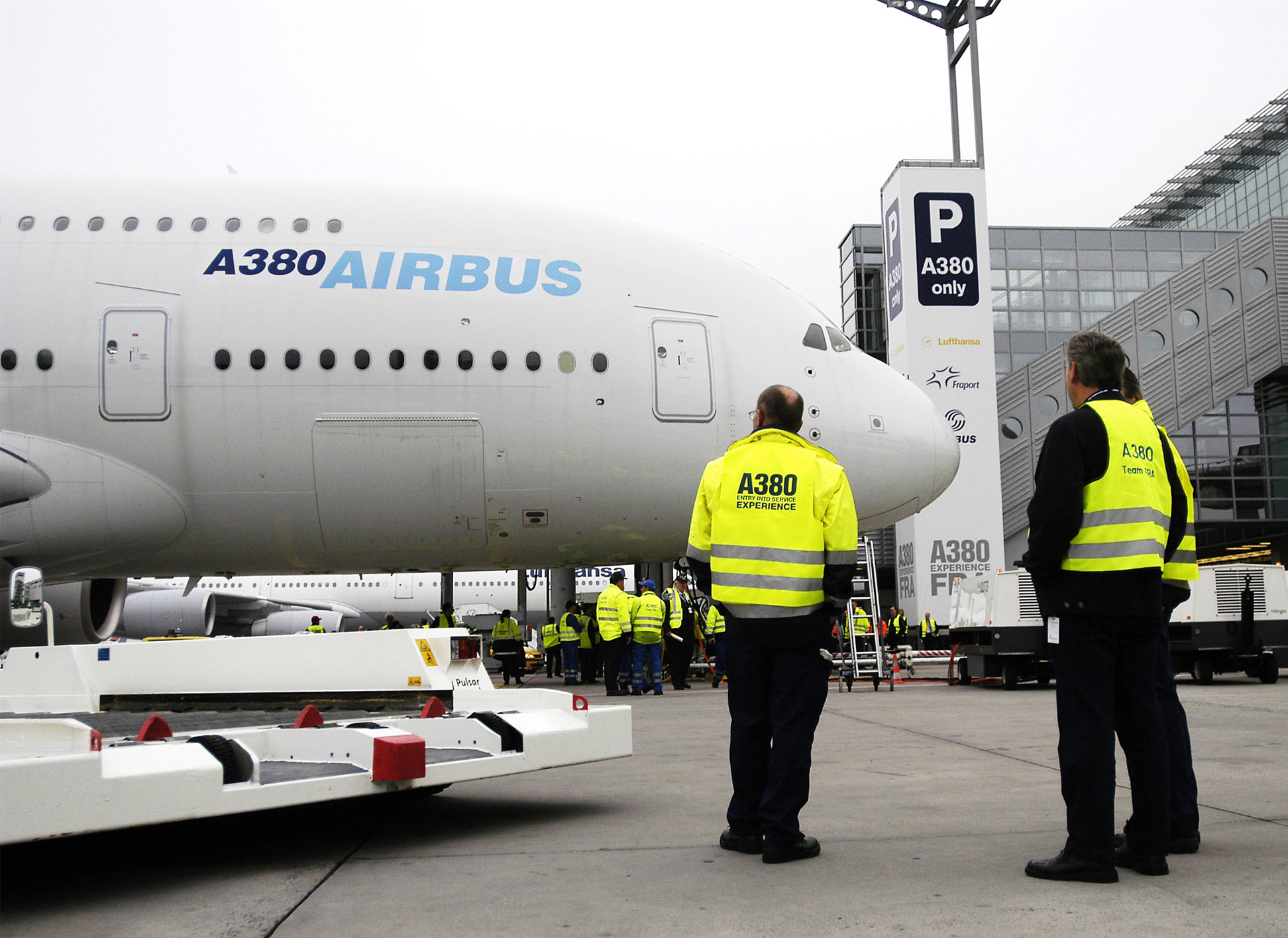 Im März 2007 beginnt das A380-Streckenerprobungsprogramm. Der Großraumjet wird auf den Strecken Frankfurt - New York, Chicago, Hongkong, Washington und München getestet.