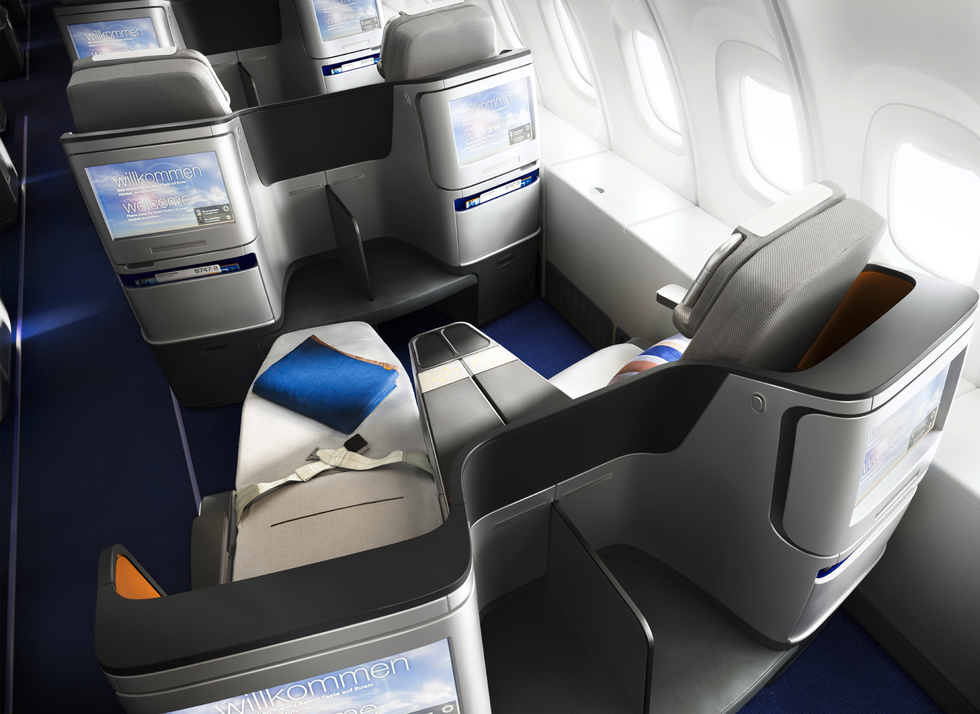 Die neuen Business Class Sitze bieten herausragenden Liege- und Sitzkomfort. Auf Knopfdruck lassen sie sich in ein bequemes Bett mit einer horizontalen Liegefläche von 1,98 Metern Länge verwandeln.