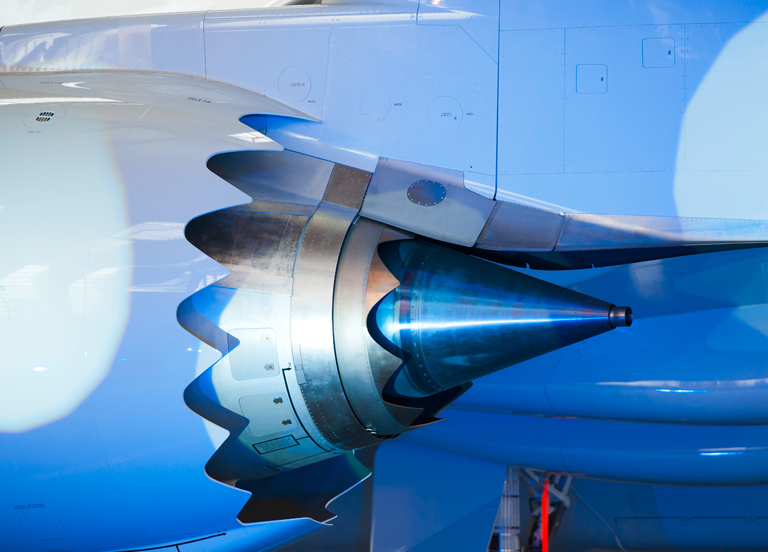 Die markanten Gent GE-2B-Triebwerke der Boeing 747-8 verbrauchen weniger Kerosin und haben eine um 30 Prozent geringere Geräuschemission.