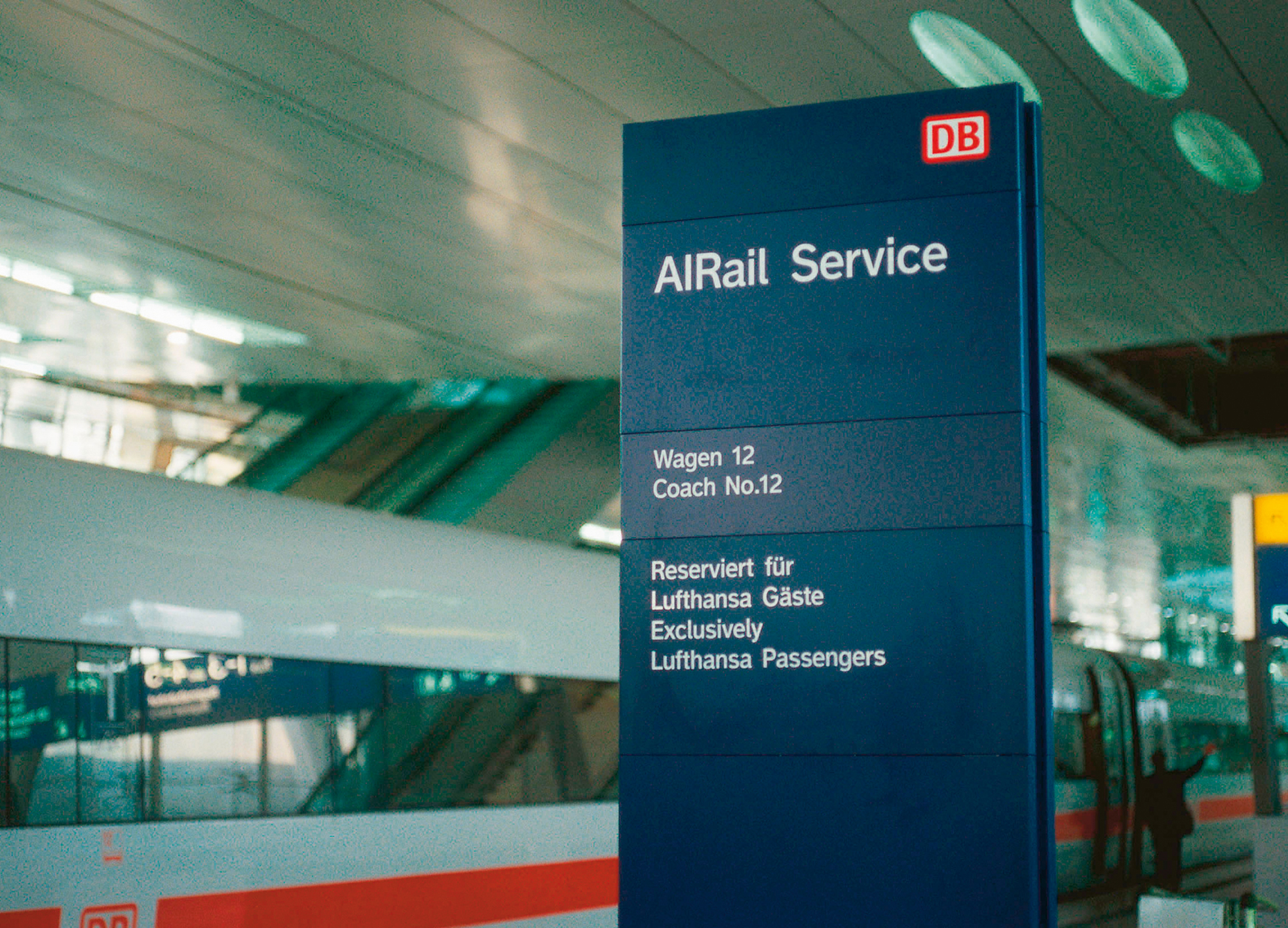 AIRail-Service: Per ICE können Passagiere in Stuttgart einchecken und erhalten bereits dort ihre Bordkarte für den Weiterflug mit Lufthansa ab Frankfurt/Main.