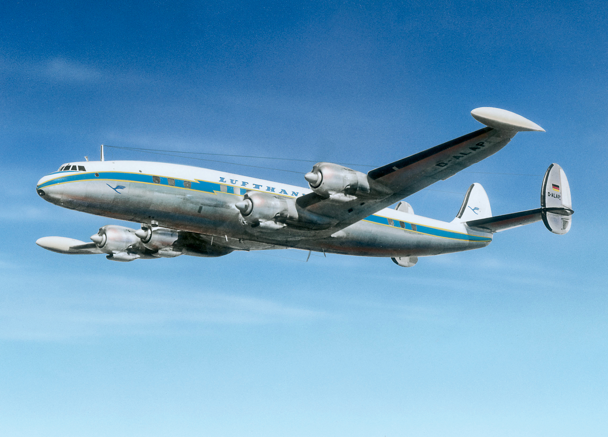 Das Flaggschiff der Lufthansa-Flotte: die Super Constellation von Lockheed. Ihr charakteristisches Seitenleitwerk machte sie unverwechselbar