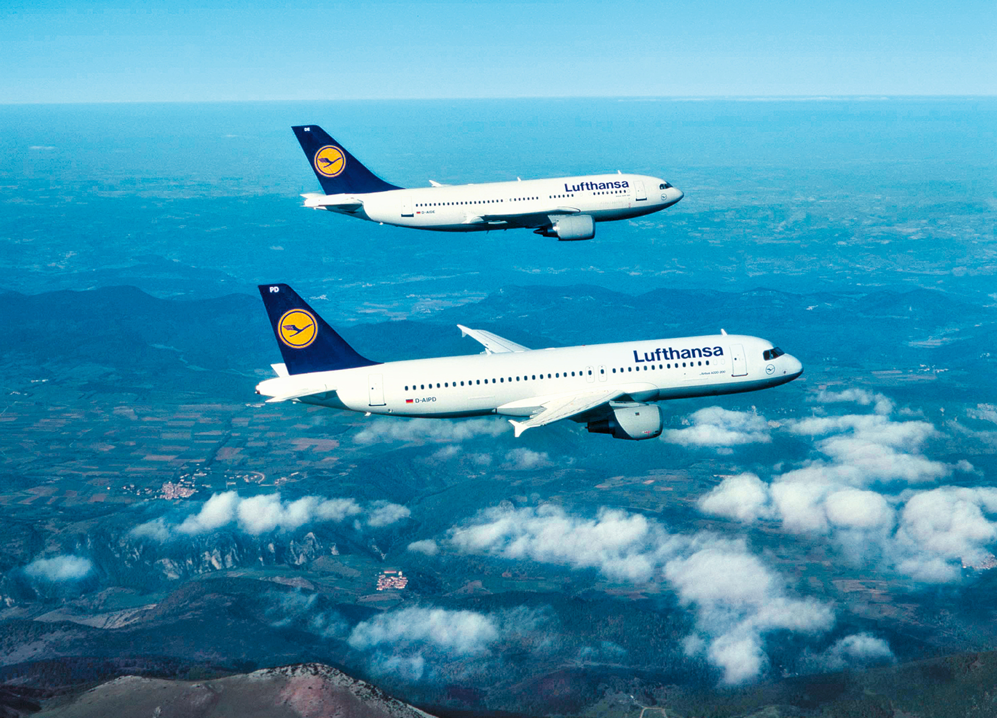 Europäische Flugzeuge der 1980er-Jahre: Airbus A310 und – damals ganz neu – Airbus A320.