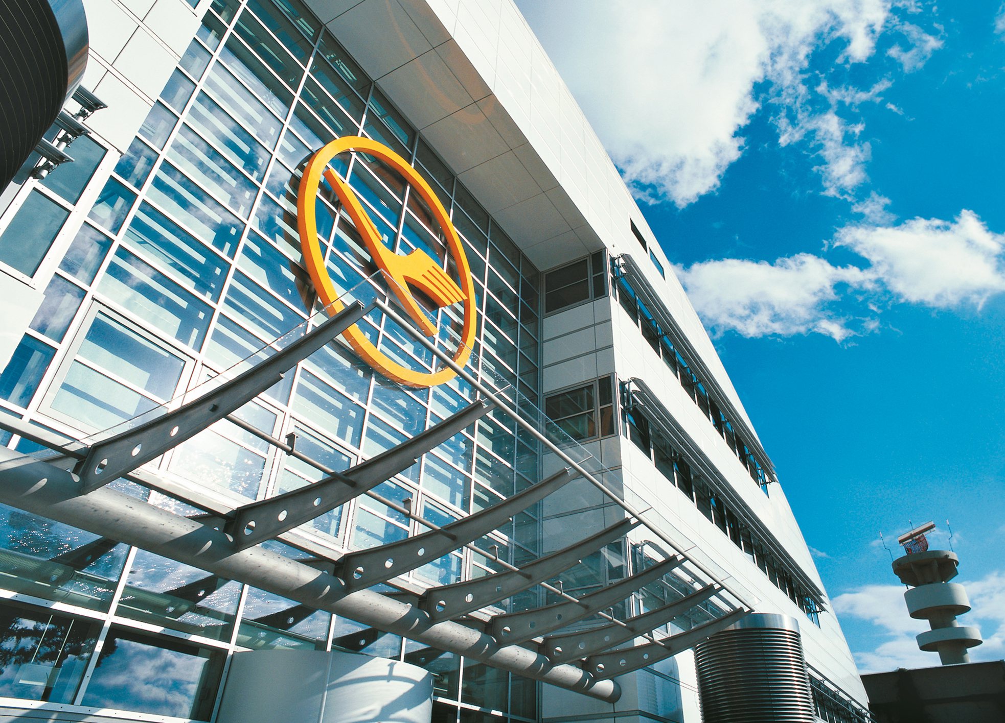 Lufthansa Flight Training: mit dem neuen Trainingscenter am Frankfurter Flughafen bestens für den Wettbewerb gerüstet.