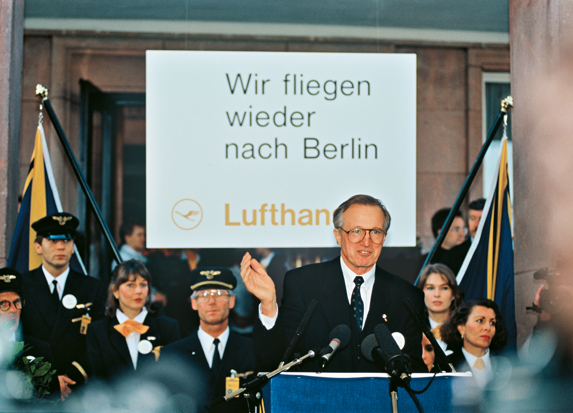 28. Oktober 1990: zurück in Berlin. Heinz Ruhnaus seit 1984 immer wieder formulierte Vision vom Wiederanflug wurde endlich wahr.
